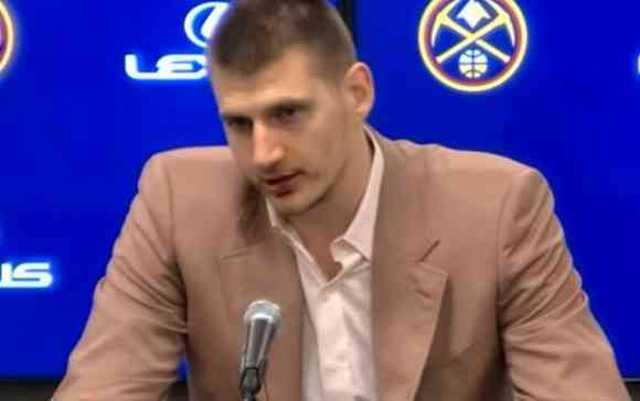 <span style='color:red;'><b>Nikola Jokić</b></span> odbrusio američkom novinaru: „Ti si sad doktor?“